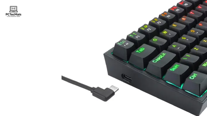 Teclado Redragon K617 Fizz - cabo e entrada USB